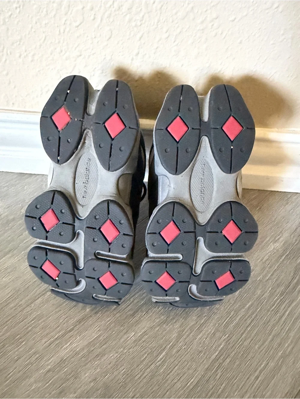 New Balance Black and Red toddler' Athletic Sneakers
